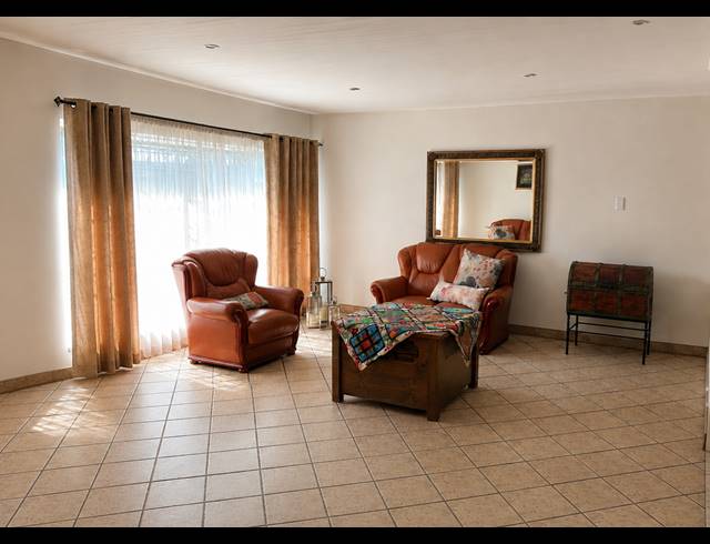 3 BEDROOM HOUSE FOR SALE IN THREE RIVERS